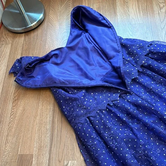 Vintage 1990’s short sleeve purple floral/sequin dress. Size 20/22. - Picture 10 of 17